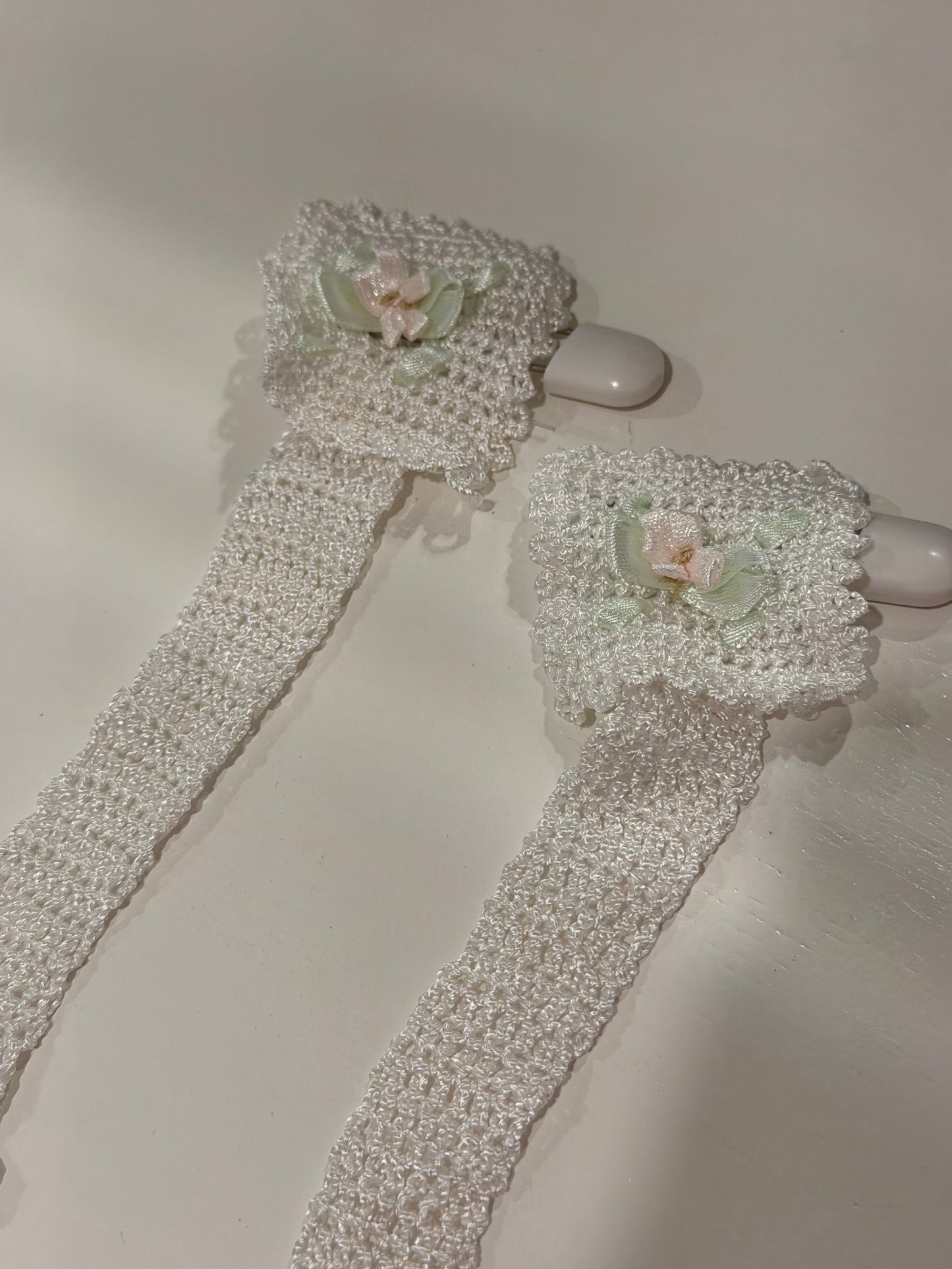 Petal Heirloom Paci Clip